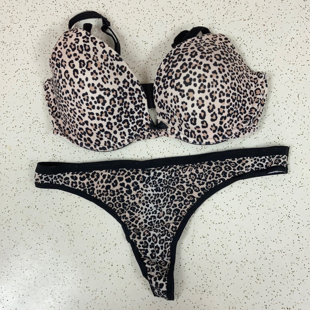Victoria Secret Leopard TShirt Push Up Bra